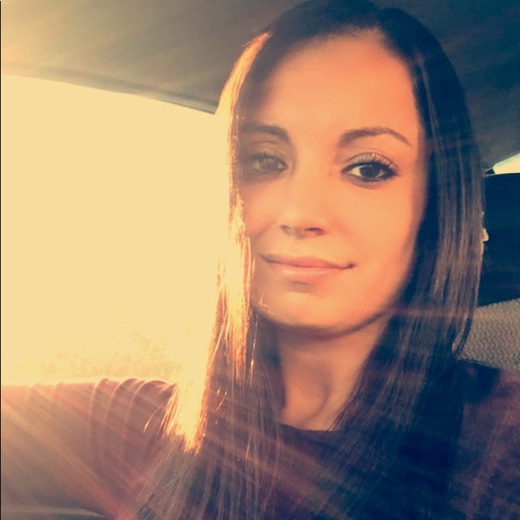 Meet your Posher, Becca - Picture 1 of 1